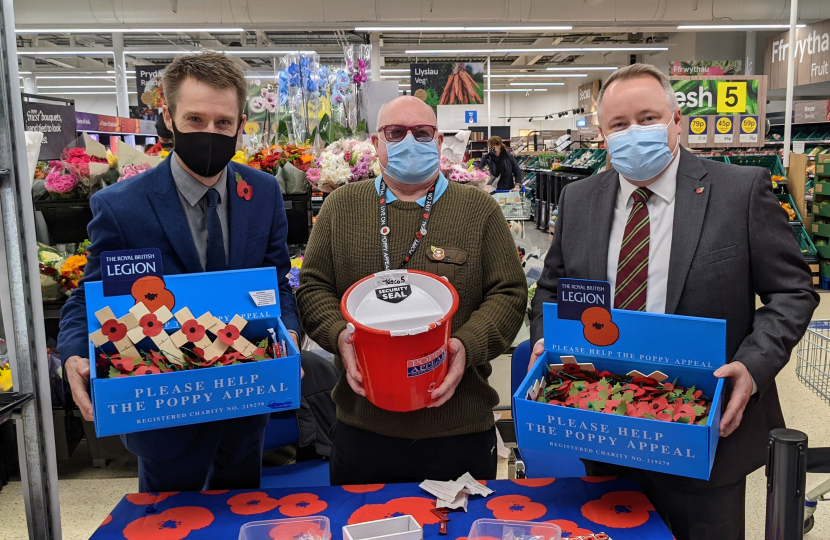 Abergele shoppers thanked for generous donations for Armed Forces community  