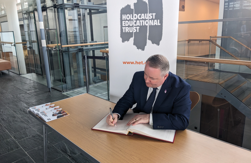 Inspirational Holocaust survivor speaks at Senedd Holocaust Memorial event 