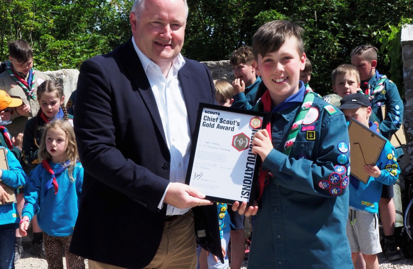 MS presents Scouts with Awards at Gwrych Castle