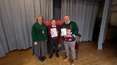 Ysgol Betws yn Rhos pupil crowned winner of Christmas card competition