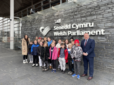 Croeso i blant ysgol Sir Ddinbych i'r Senedd